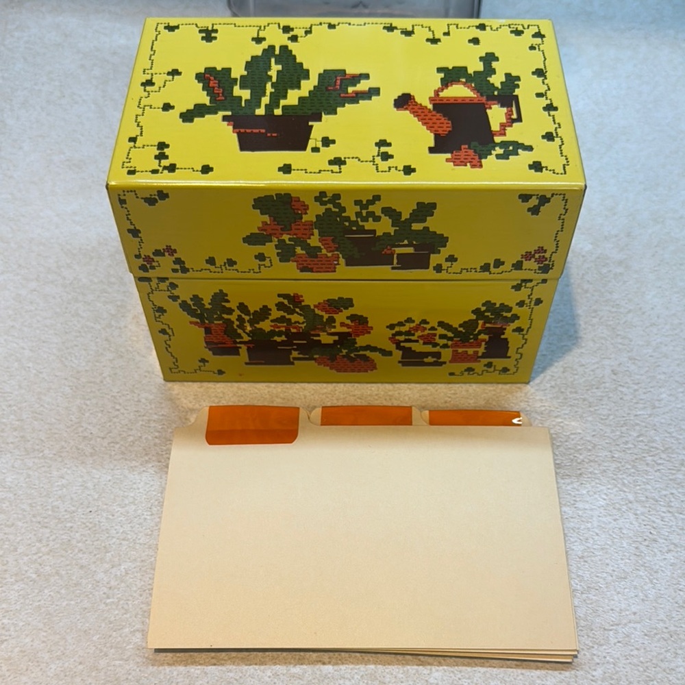 Vintage Plant Design Recipe Box with Dividers